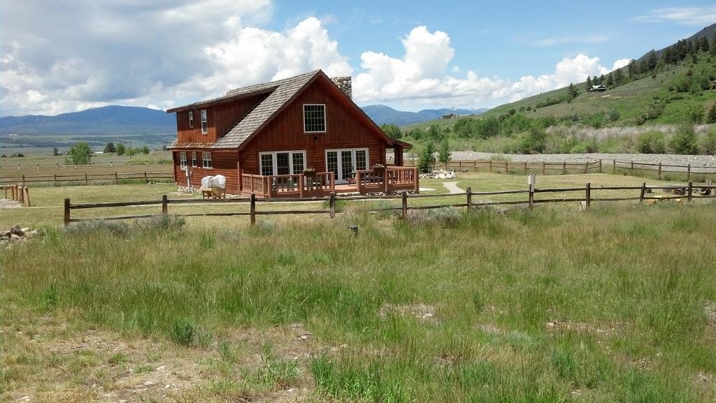 Montana Spirit Guest Lodge Cliff Lake Buitenkant foto